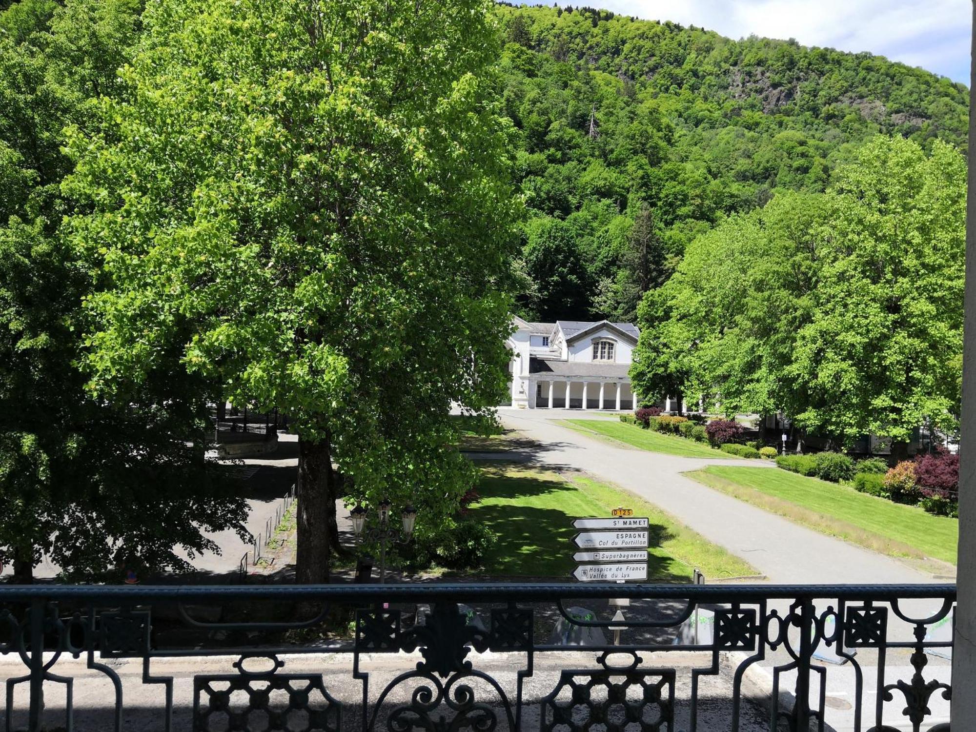 Aparthotel Royal Luchon Bagnères-de-Luchon Zewnętrze zdjęcie